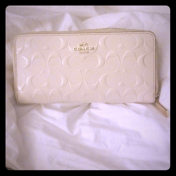 Coach Handbags - COACH WALLET